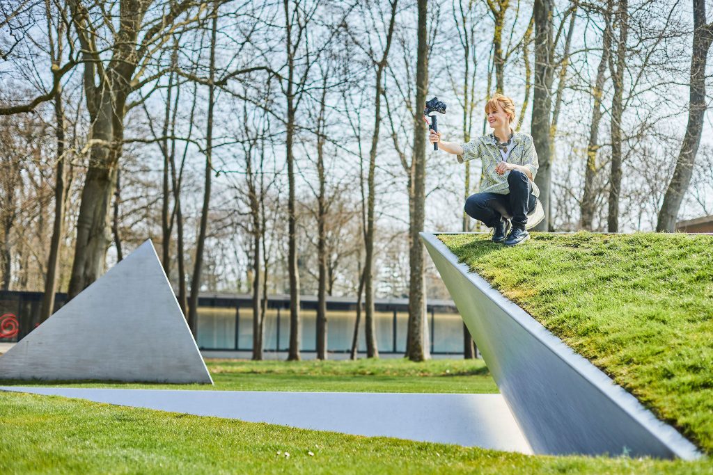 De eerste cultuurvloggers van Nederland: Jip Heijmerink in museum Kröller-Muller