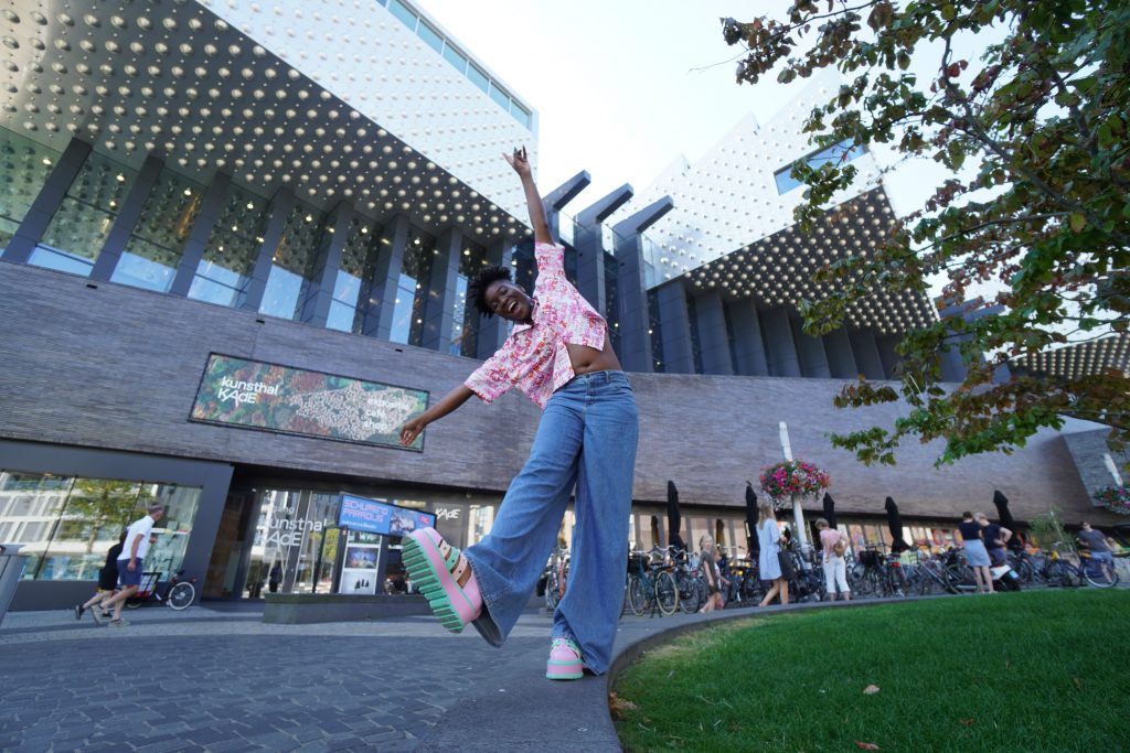 De eerste cultuurvloggers van Nederland: Jennifer Muntslag voor Kunsthal Kade Amersfoort